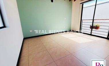 Se vende casa esquinera en unidad cerrada