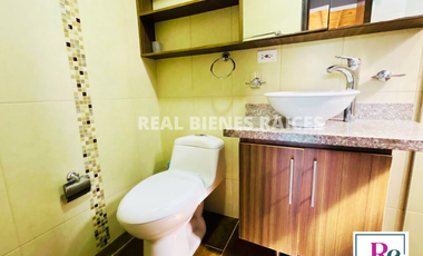 Se vende casa esquinera en unidad cerrada