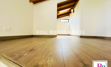 Se vende casa esquinera en unidad cerrada