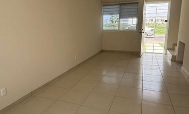 Casa renta en Parque de las Aves en  Zapopan $8,000
