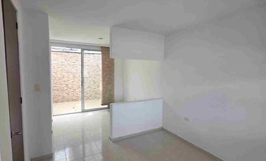 Venta de casa de dos pisos en conjunto cerrado al oriente de la ciudad,entrada por el barrio la rioja de la ciudad de neiva.