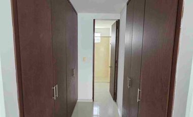 Venta de casa de dos pisos en conjunto cerrado al oriente de la ciudad,entrada por el barrio la rioja de la ciudad de neiva.