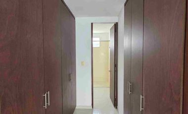 Venta de casa de dos pisos en conjunto cerrado al oriente de la ciudad,entrada por el barrio la rioja de la ciudad de neiva.