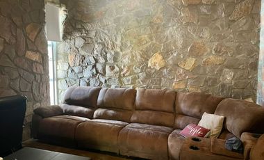 Residencia en Puerta de Hierro con alberca frente a parque
