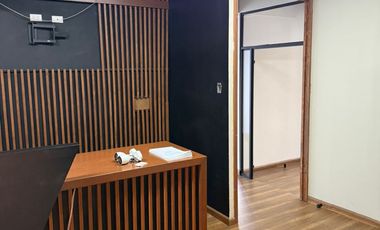 Oficina en renta – Prisma 601, lista para ocupar con 5 estacionamientos