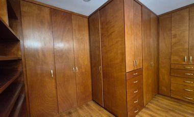 CASA EN RENTA EN FRACCIONAMIENTO UBICADO EN VÍA ATLIXCÁYOTL A UNOS PASOS DE ANGELÓPOLIS