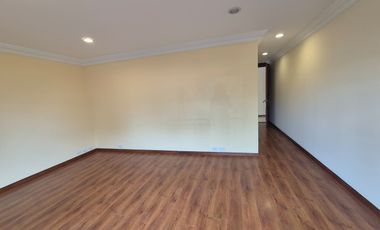 CASA EN RENTA EN FRACCIONAMIENTO UBICADO EN VÍA ATLIXCÁYOTL A UNOS PASOS DE ANGELÓPOLIS