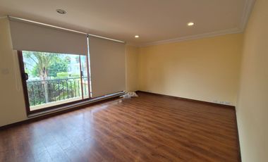 CASA EN RENTA EN FRACCIONAMIENTO UBICADO EN VÍA ATLIXCÁYOTL A UNOS PASOS DE ANGELÓPOLIS