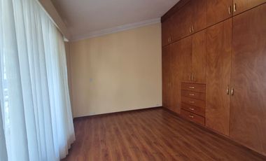 CASA EN RENTA EN FRACCIONAMIENTO UBICADO EN VÍA ATLIXCÁYOTL A UNOS PASOS DE ANGELÓPOLIS