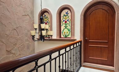 CASA EN RENTA EN FRACCIONAMIENTO UBICADO EN VÍA ATLIXCÁYOTL A UNOS PASOS DE ANGELÓPOLIS