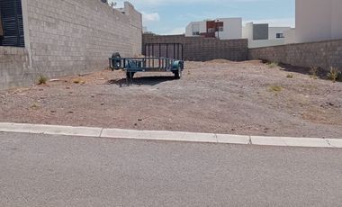 Terreno en venta – Bosques del Valle II, frente a parque