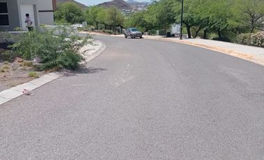 Terreno en venta – Bosques del Valle II, frente a parque