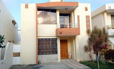 Casa de venta en manta sector sur R/B