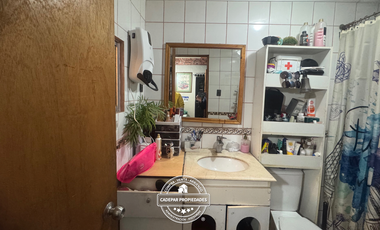 VENDE C ASA DE DOS PISOS EN EL BOSQUE