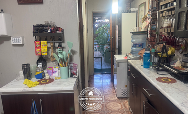 VENDE C ASA DE DOS PISOS EN EL BOSQUE