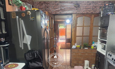 VENDE C ASA DE DOS PISOS EN EL BOSQUE