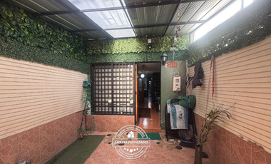 VENDE C ASA DE DOS PISOS EN EL BOSQUE