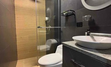 Se Alquila Moderna Suite de Estreno Full Amoblada y Equipada en Urdesa Central (Incluye servicios)