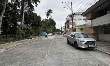 Se Alquila Moderna Suite de Estreno Full Amoblada y Equipada en Urdesa Central (Incluye servicios)