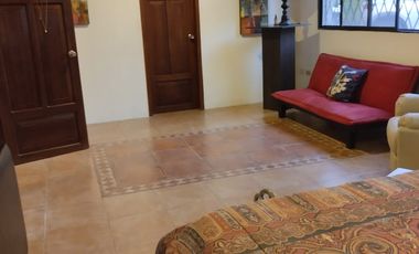 Espaciosa casa de 4 habitaciones ubicada en el sector El Cortijo vía Samborondón