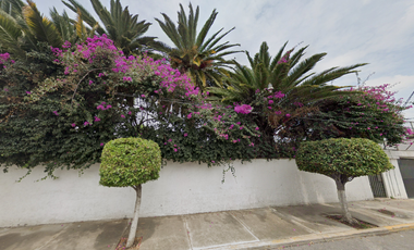 Extensa Casa en Venta en Santa Martha Acatitla, Iztapalapa.