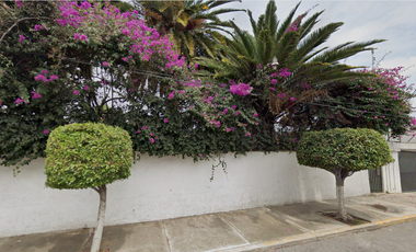 Extensa Casa en Venta en Santa Martha Acatitla, Iztapalapa.