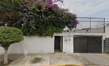 Extensa Casa en Venta en Santa Martha Acatitla, Iztapalapa.