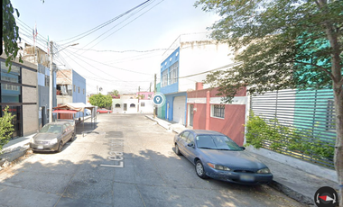 Casa ubicada en colonia Lindavista, Tlaquepaque Jalisco. Con 3 recamaras y 139m2. Muy cerca de Sam´s Club Tlaquepaque.