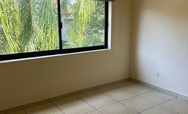 Casa en renta frente a parque en Jardín Real, Valle Real, Zapopan, Jalisco