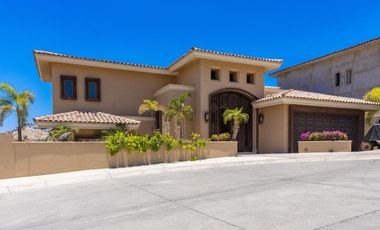 Casa en venta en campo de golf en Los Cabos BCS con beach club