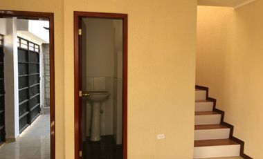 Casas independientes de venta de 3 dormitorios en la Ecuatoriana, Sur de Quito-Ecuador