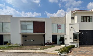 Casa en renta. Fraccionamiento Country, Villahermosa Tabasco.