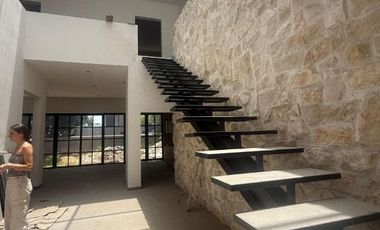 CASA EN VENTA EN LAS FUENTES