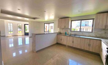 CASA EN RENTA EN METEPEC. RESIDENCIAL CONDADO DEL VALLE