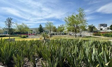 Santa Fe Juriquilla. RENTA - Departamento amueblado con menidades y 2 recámaras