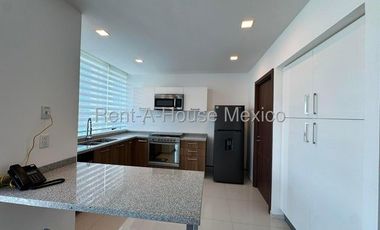 Santa Fe Juriquilla. RENTA - Departamento amueblado con menidades y 2 recámaras