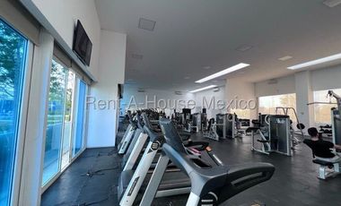 Santa Fe Juriquilla. RENTA - Departamento amueblado con menidades y 2 recámaras