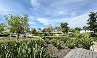 Santa Fe Juriquilla. RENTA - Departamento amueblado con menidades y 2 recámaras