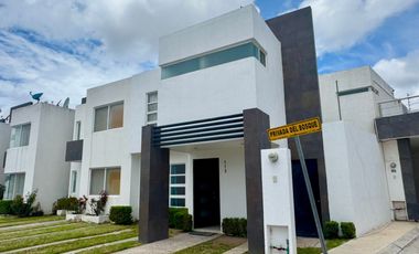 venta de casa en privada a pie de carretera 57 zona industrial