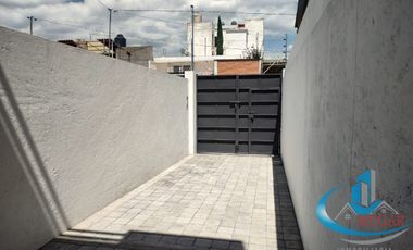 SE RENTA CASA EN LOMA LINDA, A 8 MINUTOS DE LA BUAP