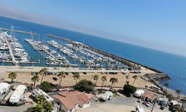 Marina Front 2Bedrooms 1Bath Bungalow, beatiful confortable setting secure,