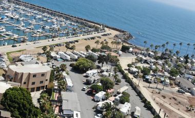 Marina Front 2Bedrooms 1Bath Bungalow, beatiful confortable setting secure,