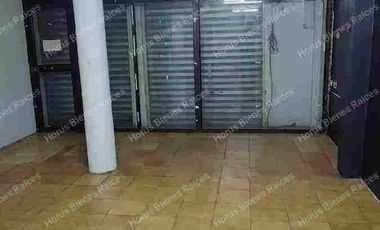 Sauces 8, Local Comercial alquilo en calle principal. Excelente Ubicacion