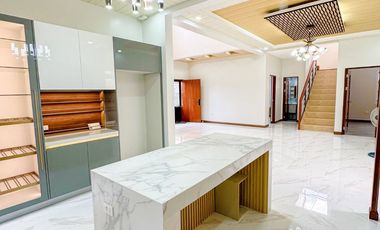 Brandnew 2-Storey Spacious Corner House and Lot for Sale in BF Resort Village, Las Piñas City