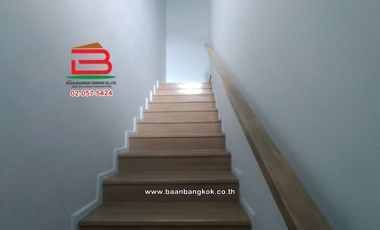 ทาวน์โฮม โครงการ โคราซอน ประชาชื่น เนื้อที่ 23.9 ตร.ว ประชาชื่น-ปากเกร็ด 5 (เลียบคลองประปา) ตำบลบางตลาด อำเภอปากเกร็ด นนทบุรี