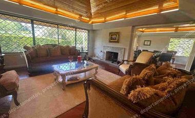 Rento Casa Amplia con patio.