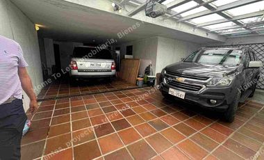 Rento Casa Amplia con patio.