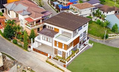 Overlooking ️Brand New Smarthome 3 StoreySingle Detached House with pool and garden