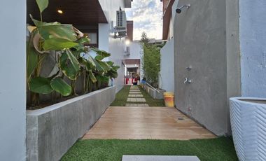 Overlooking ️Brand New Smarthome 3 StoreySingle Detached House with pool and garden