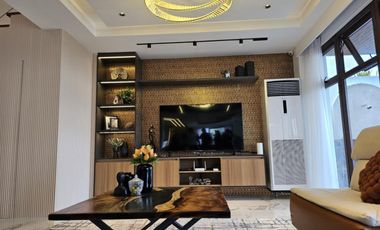 Overlooking ️Brand New Smarthome 3 StoreySingle Detached House with pool and garden